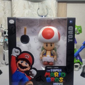 슈퍼마리오브로스 무비의 토드 피규어