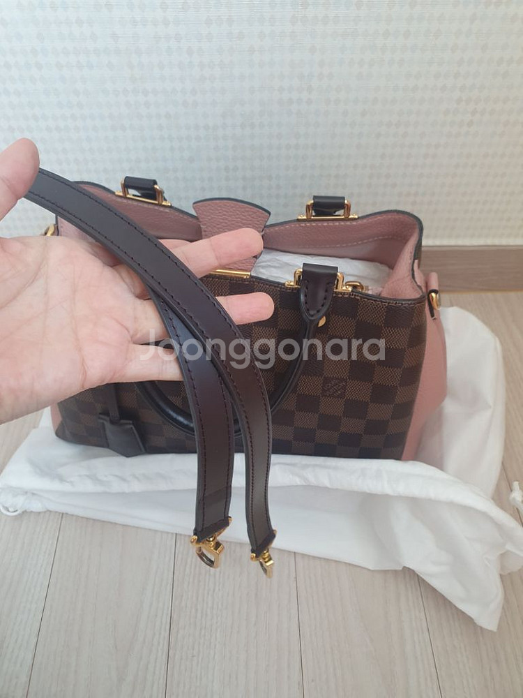 정품 루이비통 브리타니 가방--9