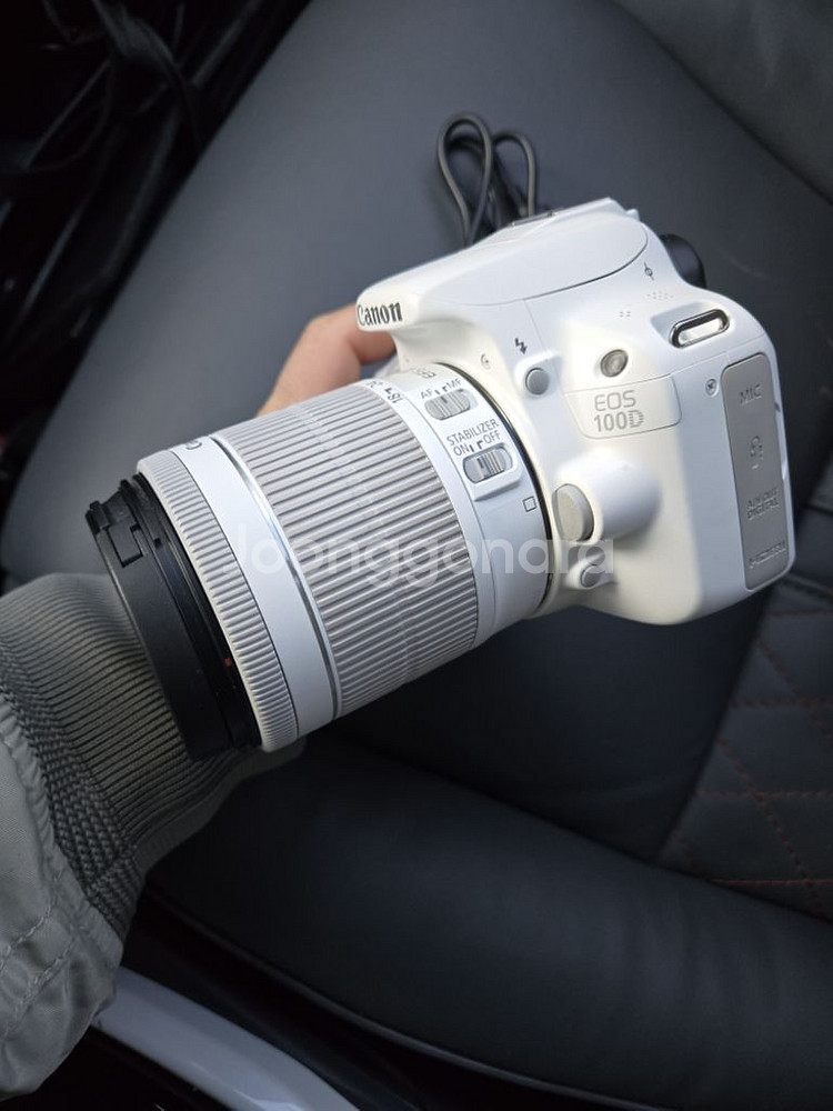 캐논 100D +번들렌즈 팝니다.--2