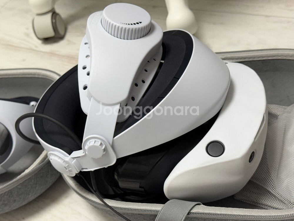 PS VR2 (추가 액세서리 포함) 판매합니다. (1회--2