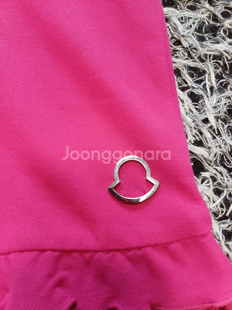 몽클레어 반팔티 큐알 정품!여자XS사이즈!실착없는새옷!--3