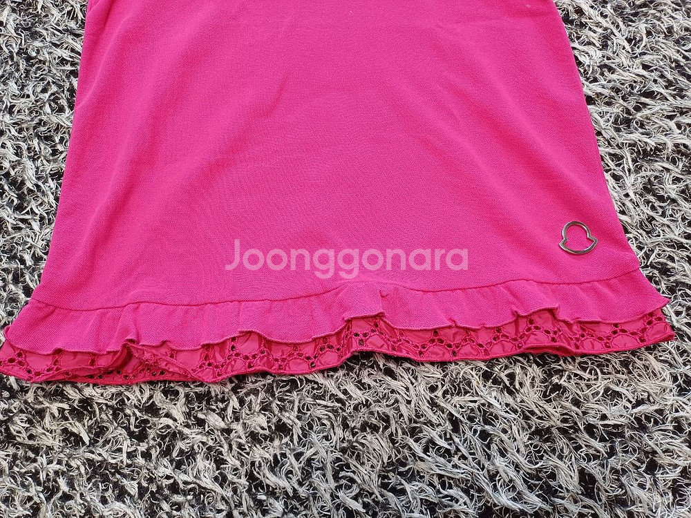 몽클레어 반팔티 큐알 정품!여자XS사이즈!실착없는새옷!--5