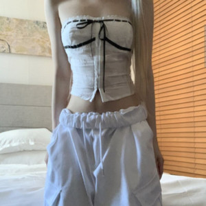 스젠 리본 펀칭 탑 슬리브리스 rockini