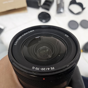 SEL 2070g 렌즈 팝니다