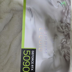rtx 5090 슈프림리퀴드 개봉품 팔아요