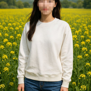 흰색 긴팔 맨투맨