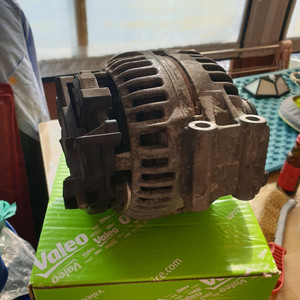 BMW 320i E90 N46 엔진 알터네이터