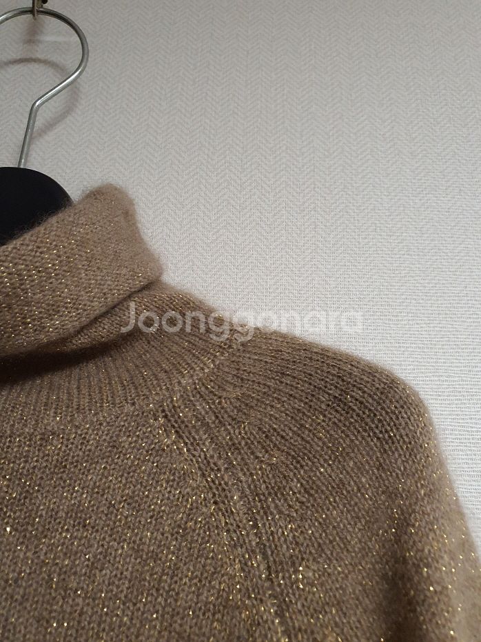 고비 GOBI 몽골리안 글리터 디테일 터틀넥 캐시미어--2