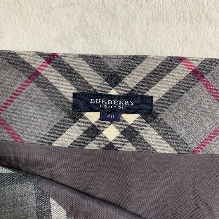 버버리(BURBERRY) 노바체크 벨트 플리츠 미디 스--5