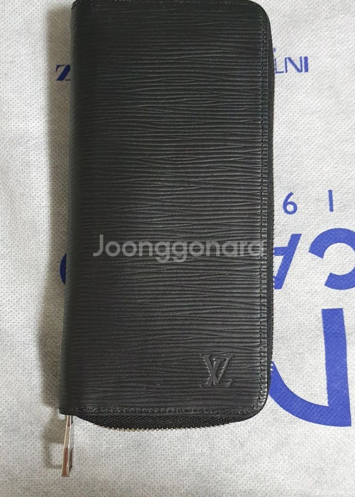(정품)루이비통 에삐 남성 지퍼 장지갑 급처--1