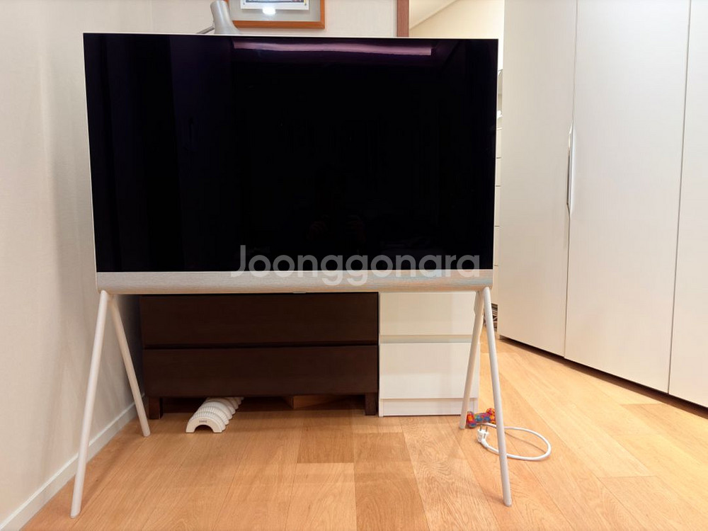 LG Pose (포제) 48인치 스탠드 TV 오브제--0