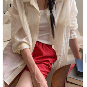 크림 나일론 셔츠. 크렘므