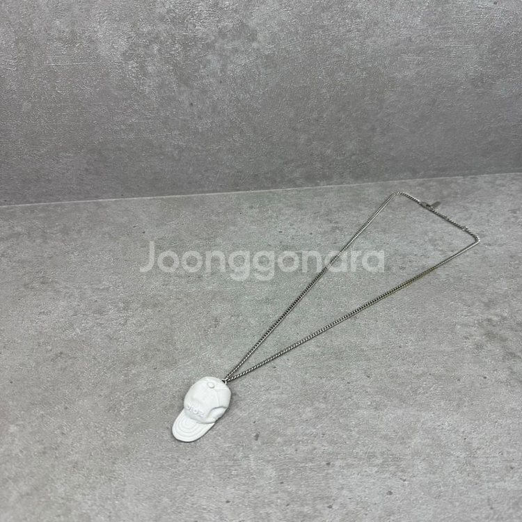 [정품]디올 다니엘 야삼 콜라보 볼캡 목걸이--1