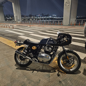 로얄앤필드 컨티넨탈gt650 로켓카울