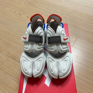 나이키 아쿠아 리프트 PRM