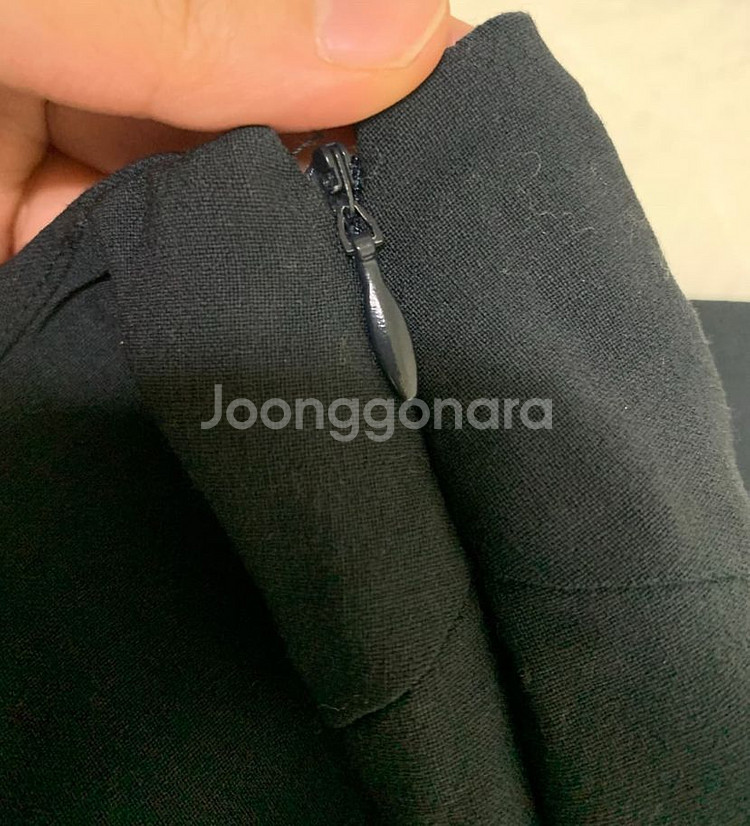 정품 구찌 클래식블랙스커트 38사이즈--1