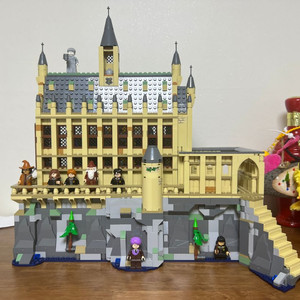 레고 호그와트 79635 호그와트성 그레이트홀 팝니다.