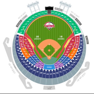 4월 22일 화요일 LG NC 1루 네이비석