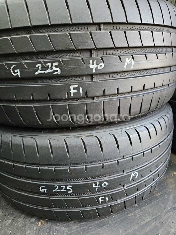 225 40 19 중고 굳이어 F1--0