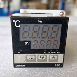 OMRON. E5CJ-Q2HB. Controller