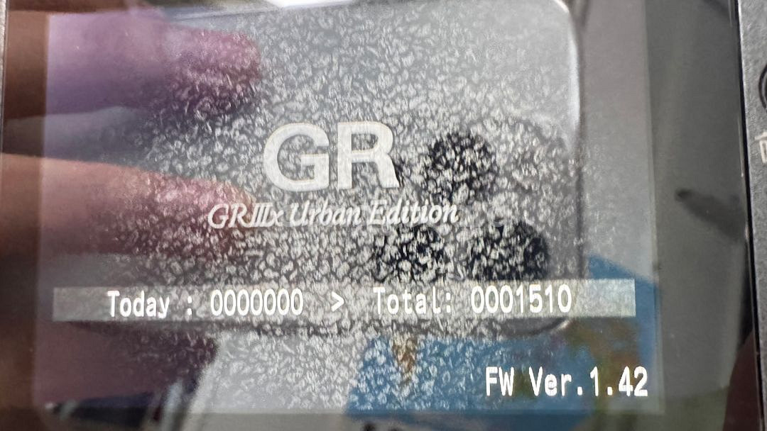 리코gr3x 어반에디션 팝니다. hdf와 교환도 가능--4