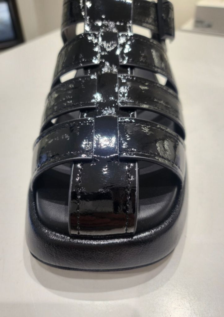 슈콤마보니 뉴 미스티 샌들 판매합니다--2