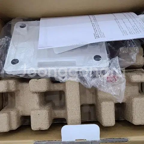 샤크 에보 무선청소기 +먼지비움스텐드--3