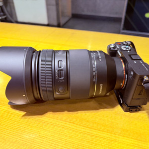 삼양 35-150mm F2~2.8 렌즈를 판매합니다.
