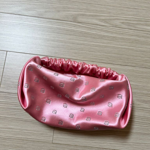 알렉산더 왕 스크런치 백 핑크 큐빅