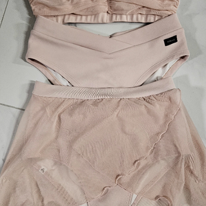 포럴폴웨어 쓰리휘스 핑/노 M