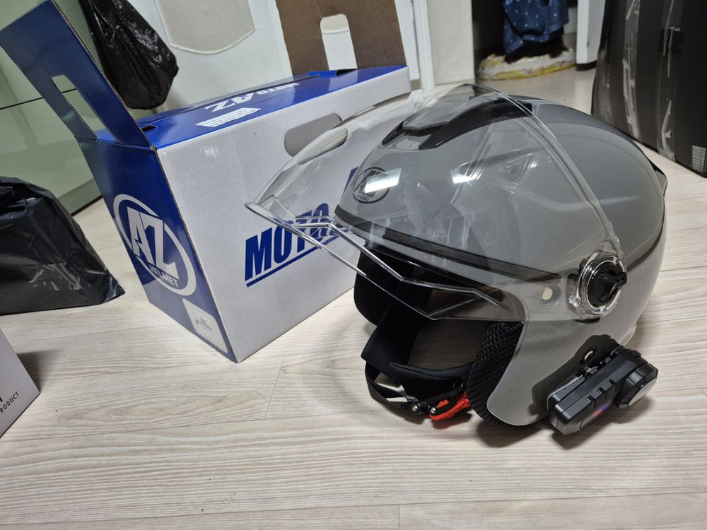 모토에이지 z5 헬멧 시멘트색 L싸이즈 판매합니다--1