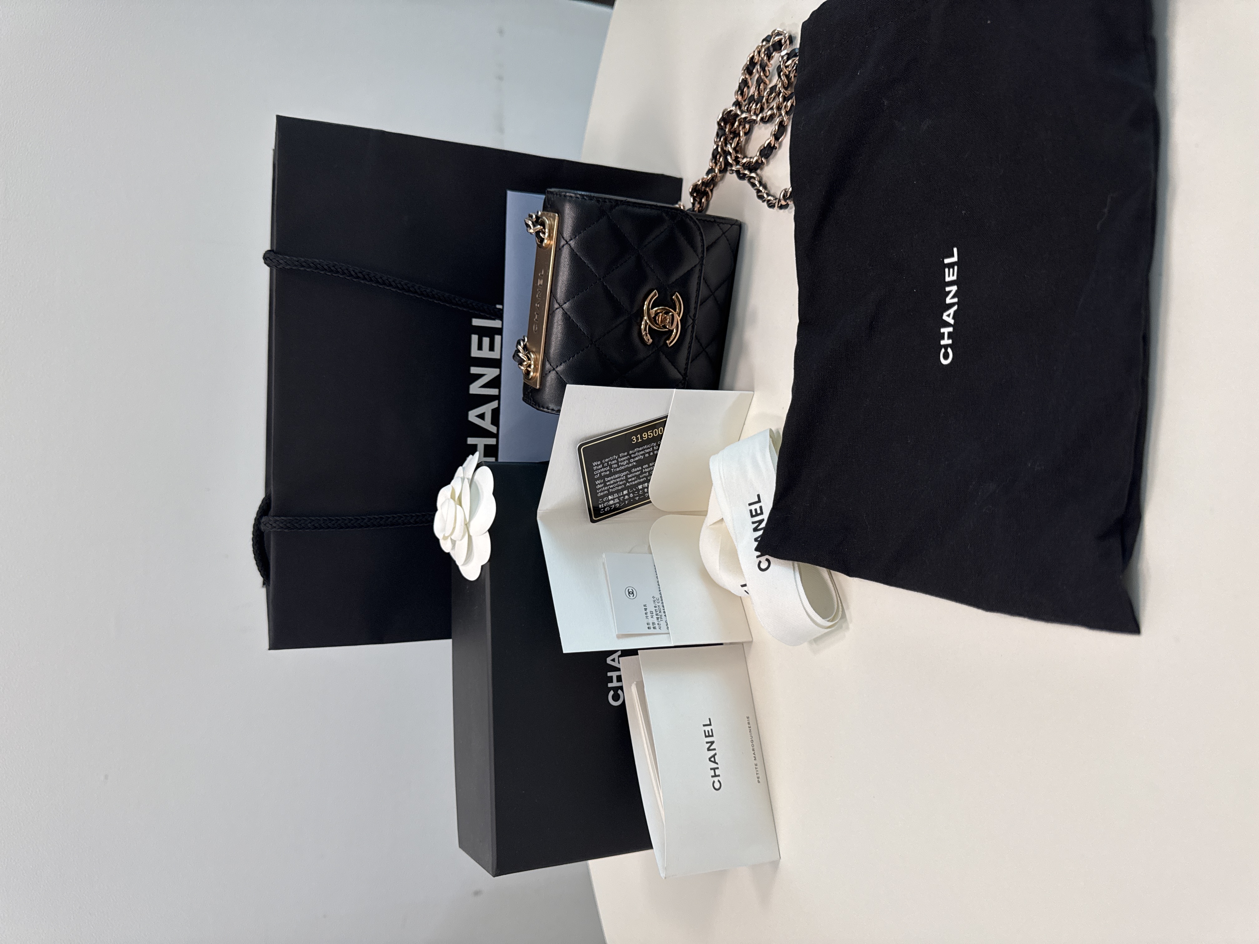 샤넬 미니 cc 골드 체인 램스킨