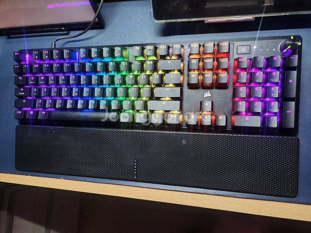 커세어 K70 RGB CORE--0