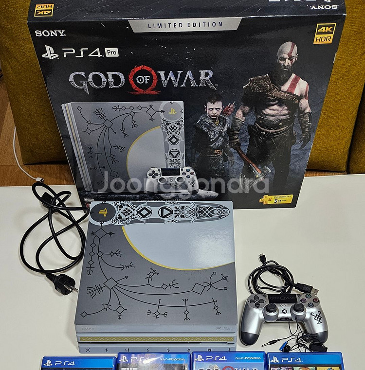 PS4 프로 GOW 에디션+ 타이틀 8종--3