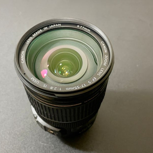캐논 EF-S 17-55mm F2.8 축복렌즈