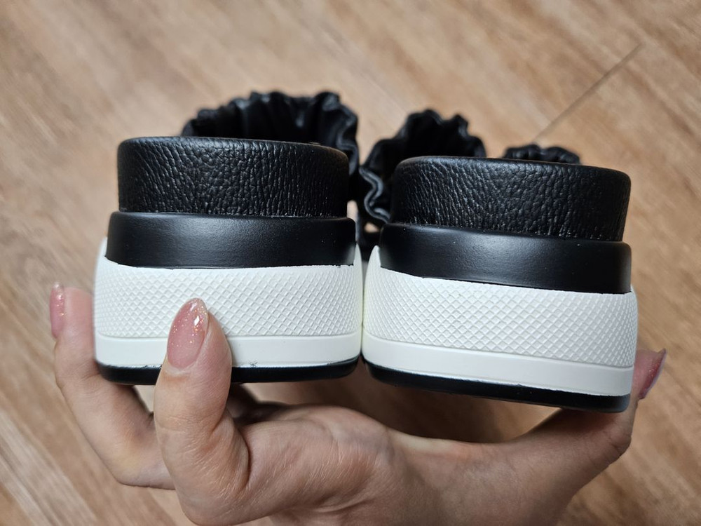 바바라 양가죽 셔링 투밴드 반짝이 슬리퍼 샌들 235--3