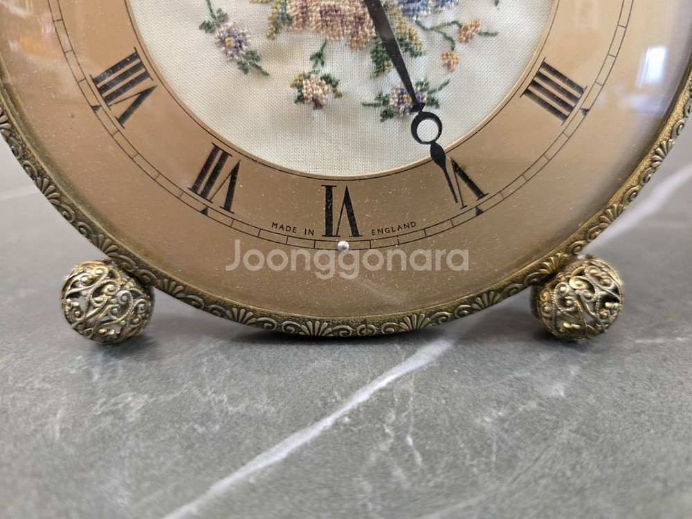 Britain Boudoir 니들포인트 기계식 시계--1