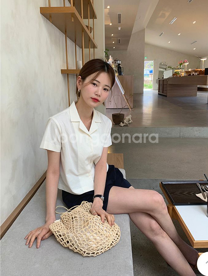 <새상품>가내스라 크롭 반팔셔츠--8