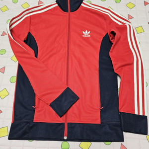 아디다스 유로파 빨강 져지.