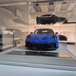 D&G 1:18 포르쉐 992 GT3 샤크블루