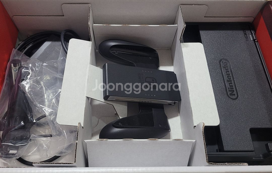 닌텐도스위치(베터리 개선) + 동물의 숲 칩 판매합니다--2
