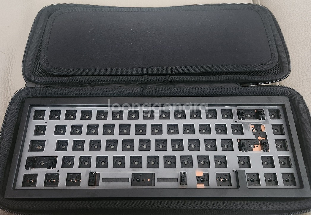 QK65 v1 1r 블랙/크로마 무하자 제품 팝니다.--4