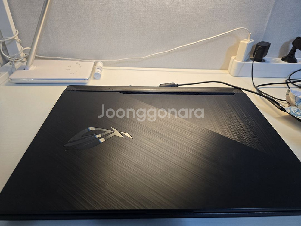 asus log strix 게이밍 노트북 팝니다.--1