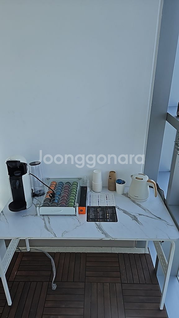 네스프레소 머신,캡슐보관함,캡슐50개,커피포트무료증정--9