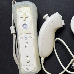 닌텐도위 wii 리모컨과 눈차크