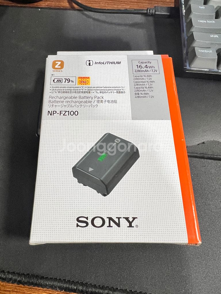 소니 np-FZ100 미개봉 밧데리 판매합니다.--0