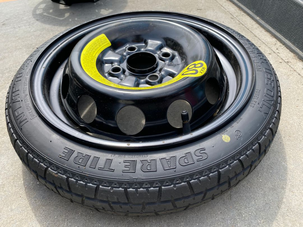 모닝 스페어타이어 및 공구키트--1