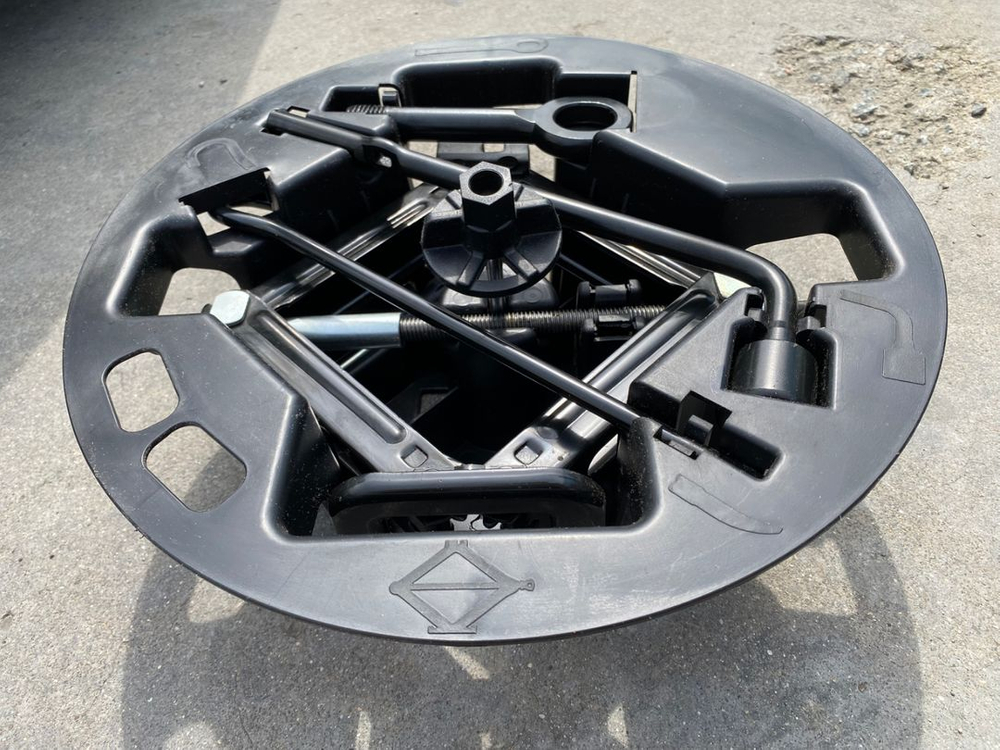 모닝 스페어타이어 및 공구키트--3