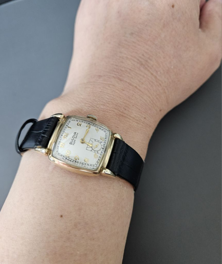 Bulovaㆍ남녀공용 수동태엽식 가죽시계 /SWIS--8