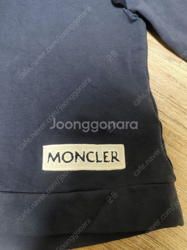 몽클레어 키즈 5y 긴팔티--2